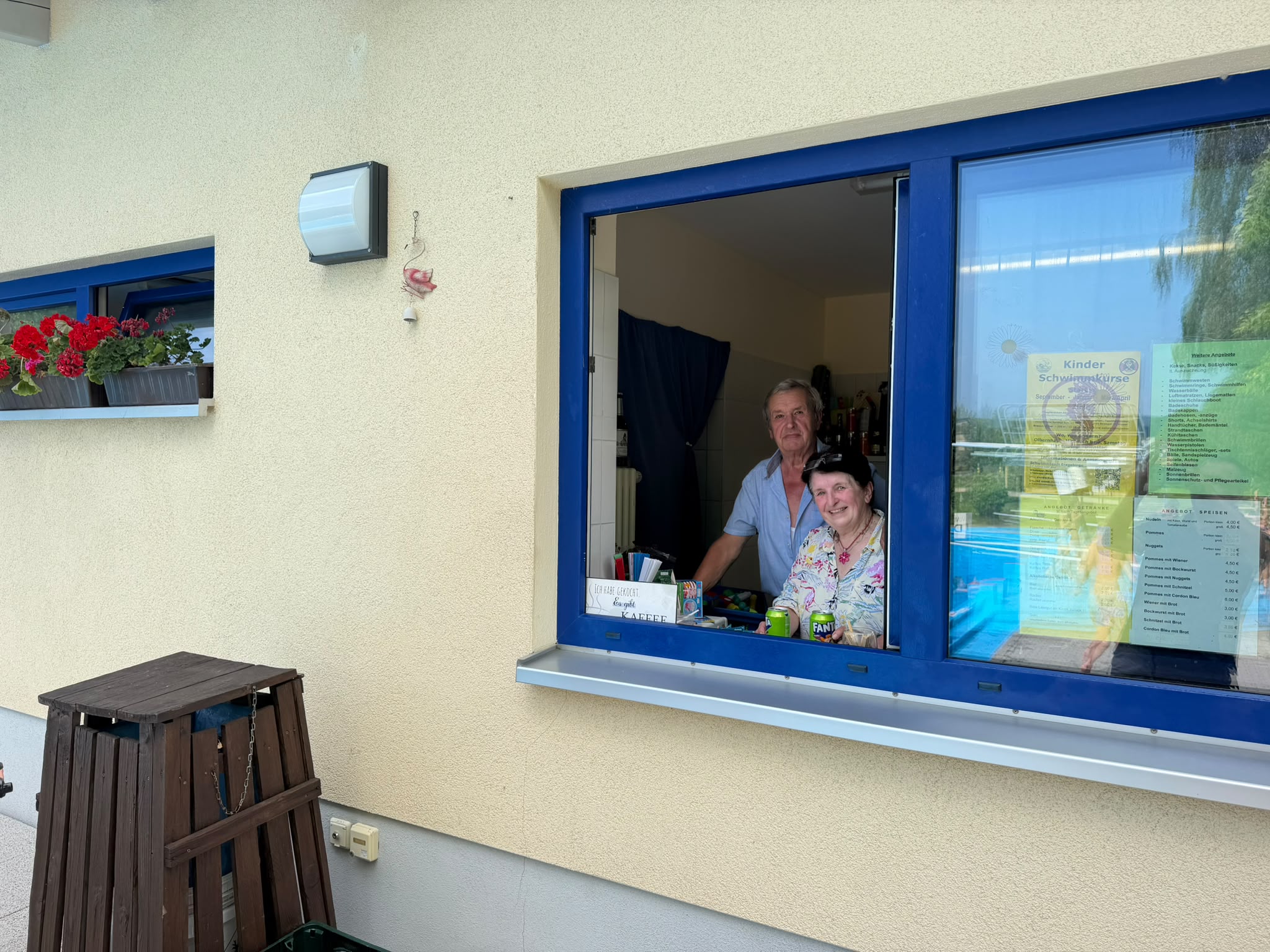Kiosk im Freibad Olbernhau mit Getränken und Snacks